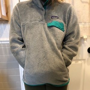 Super soft great condition Patagonia snap-T
